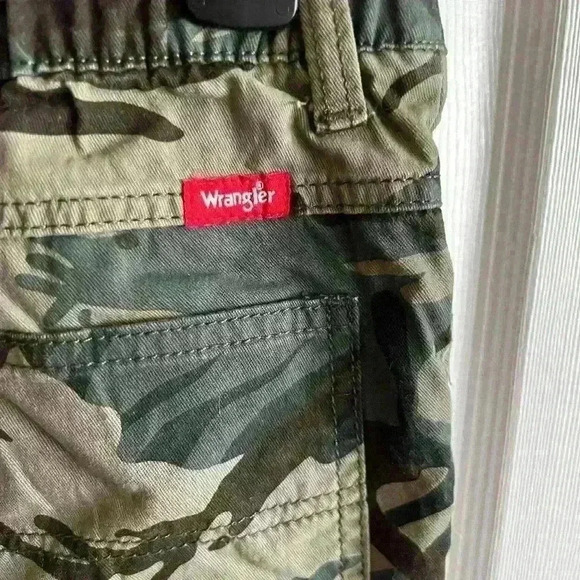 Boys camp Wrangler joggers - Picture 3 of 4